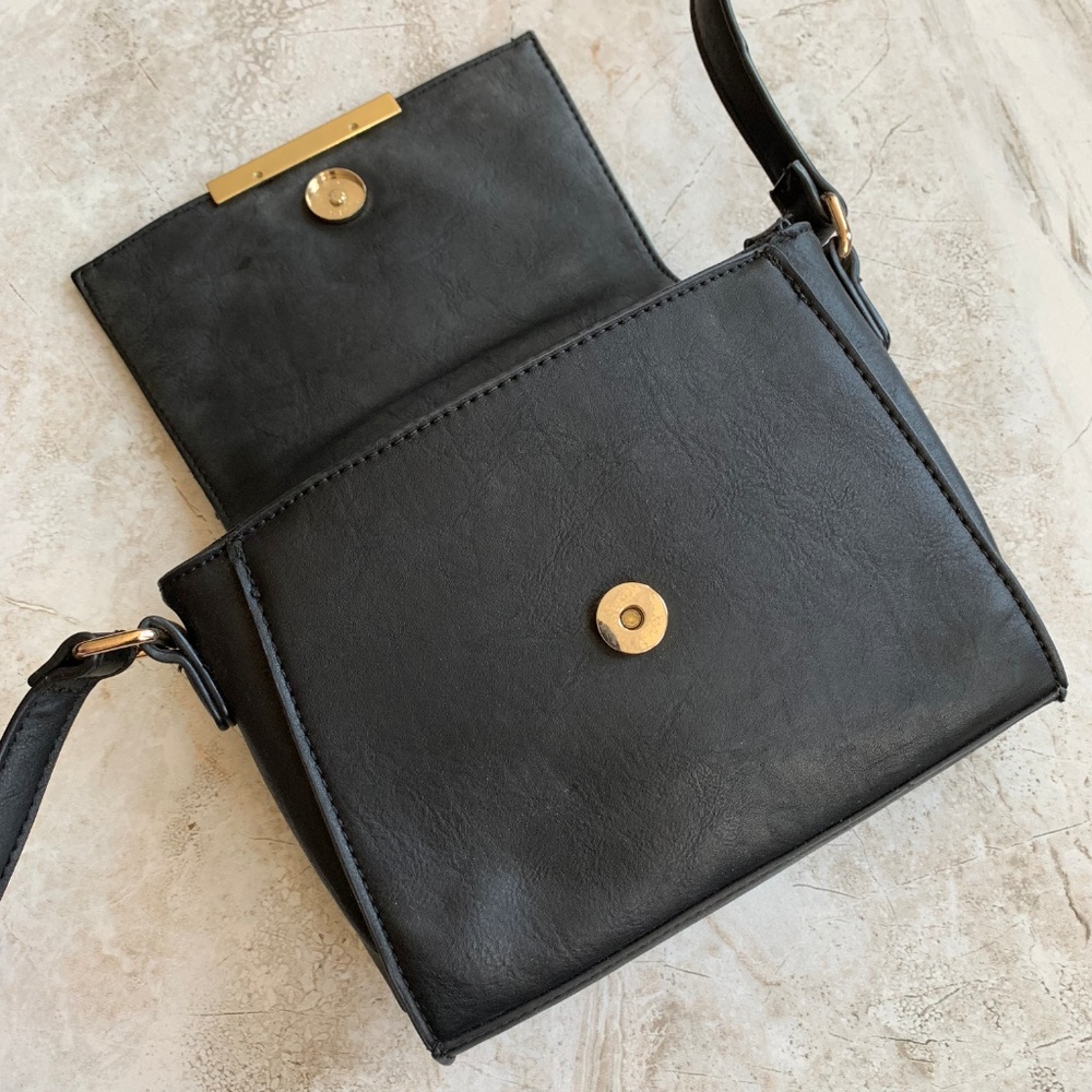 FOREVER 21 Small Black Top Handle Crossbody Bag - Picture 6 of 7
